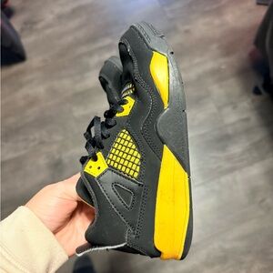 Boys Jordan Retro 4